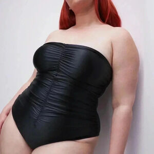 Good American Strapless Ruched One Piece Swimsuit